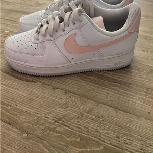 Nike Women's Athletic Shoes White and Pink